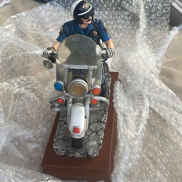 💋🎁Blue Hats of Bravery Highway Hero PE88855 1999 Vanmark Musical - Picture 3 of 9